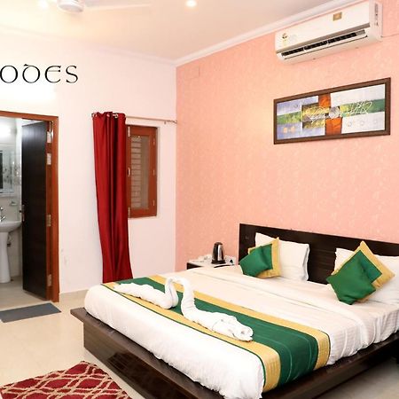 Hotel The Abodes House à Greater Noida Extérieur photo