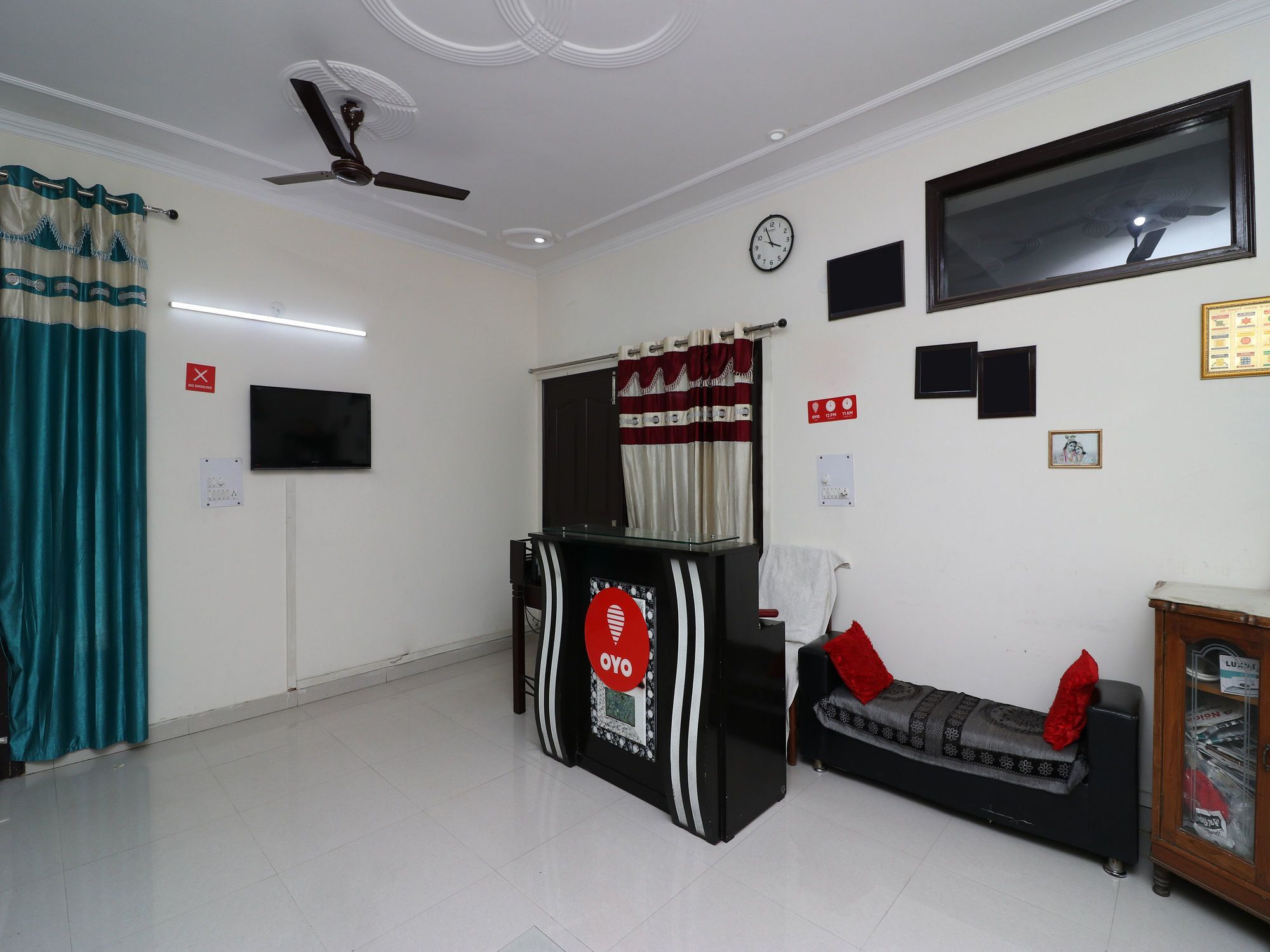 Hotel The Abodes House à Greater Noida Extérieur photo